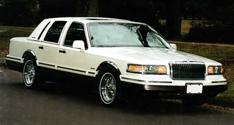 why are lincoln town cars so cheap